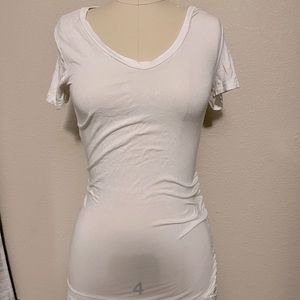 A Pea In A Pod white maternity shirt